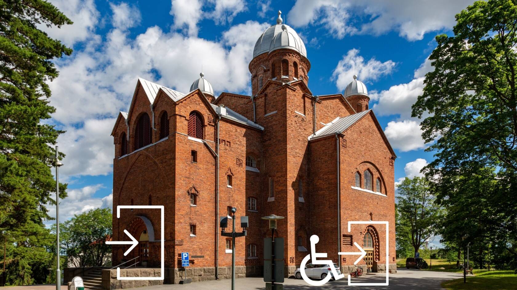 Lappeenrannan kirkko ulkoa ja sisäänkäynnit