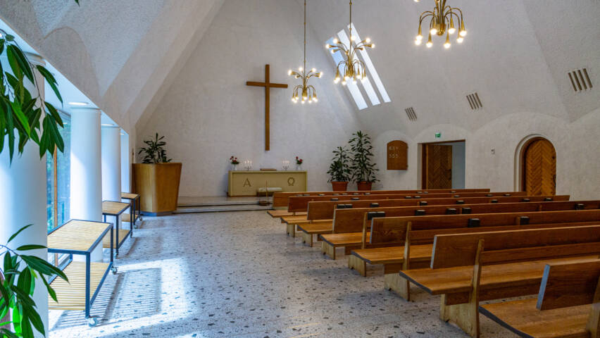 Sisäkuva Ristikankaan kappelista.